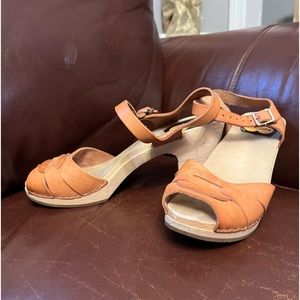 Swedish Hasbeens handmade clogs. Made in Sweden.